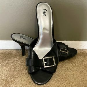 Fioni black heeled sandals with buckle